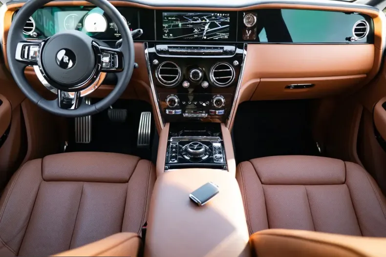 Rolls-Royce Cullinan din 2025 cu 15.300 km - oferta ROL214347 - foto 8