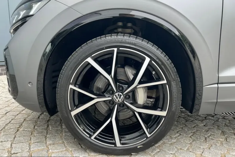Volkswagen Touareg din 2025 cu 15.566 km - oferta VOL214353 - foto 5
