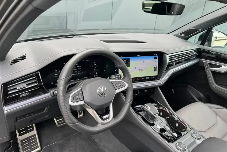 Volkswagen Touareg din 2025 cu 15.566 km - oferta VOL214353 - foto 7