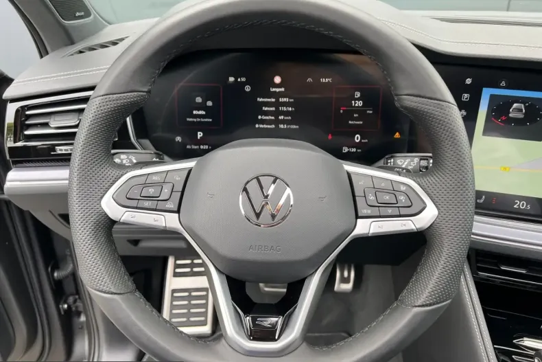 Volkswagen Touareg din 2025 cu 15.566 km - oferta VOL214353 - foto 11