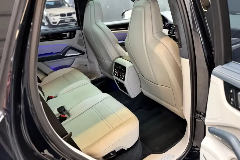 Porsche Cayenne din 2023 cu 65.572 km - oferta POR214357 - foto 17