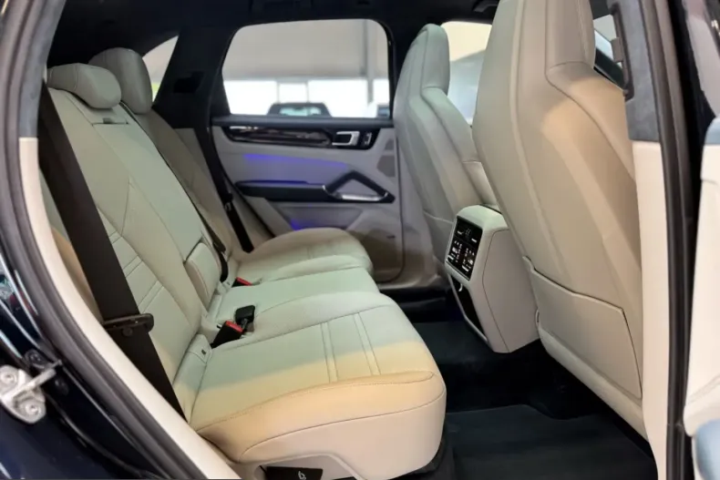 Porsche Cayenne din 2023 cu 65.572 km - oferta POR214357 - foto 19
