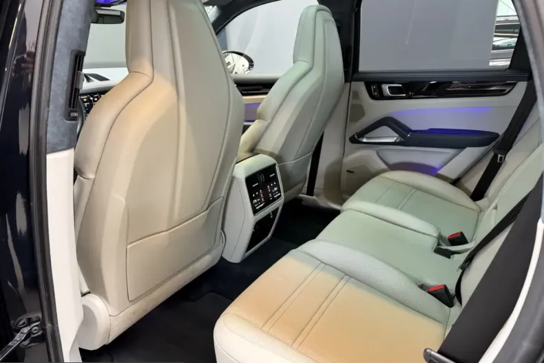 Porsche Cayenne din 2023 cu 65.572 km - oferta POR214357 - foto 20