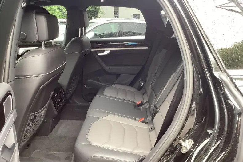 Volkswagen Touareg din 2023 cu 45.550 km - oferta VOL214358 - foto 11