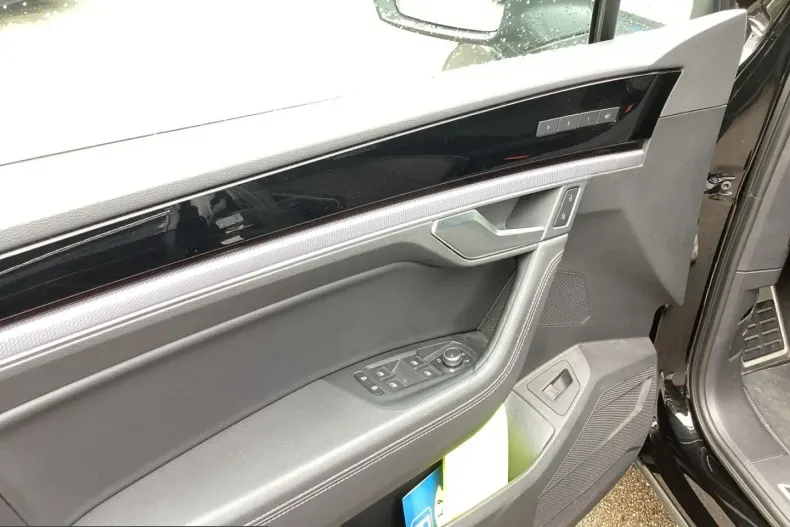 Volkswagen Touareg din 2023 cu 45.550 km - oferta VOL214358 - foto 13