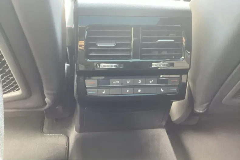 Volkswagen Touareg din 2025 cu 35.888 km - oferta VOL214359 - foto 21