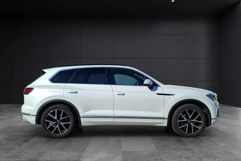 Volkswagen Touareg din 2023 cu 16.500 km - oferta VOL214365 - foto 6