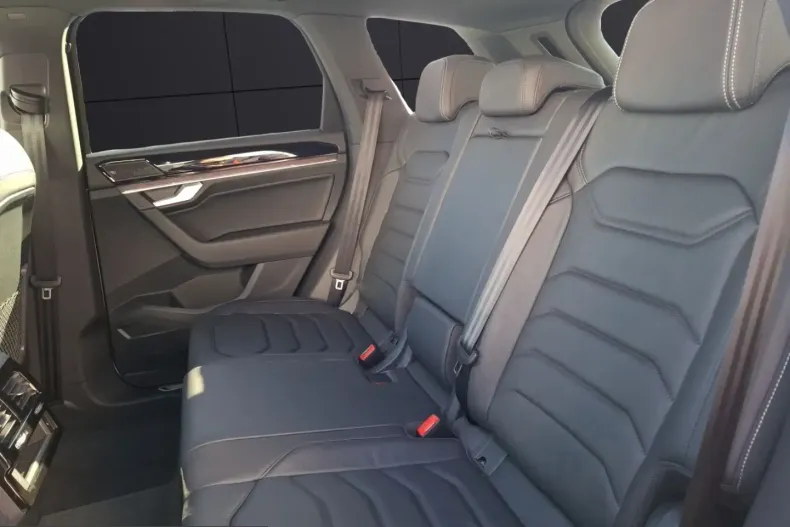 Volkswagen Touareg din 2023 cu 16.500 km - oferta VOL214365 - foto 12