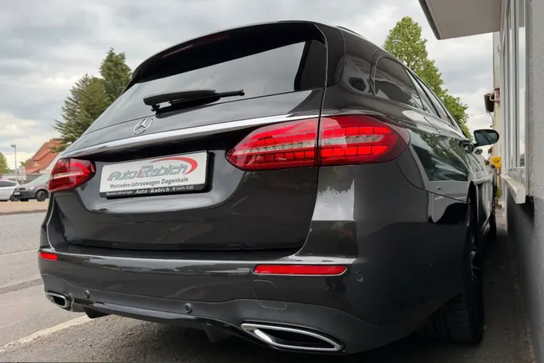 Mercedes-Benz E 400 (Clasa E) din 2021 cu 69.987 km - oferta MER214369 - foto 9