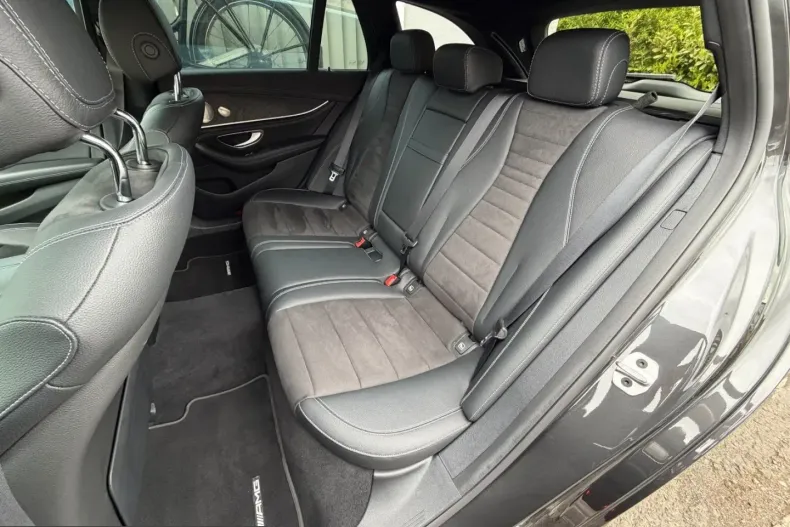 Mercedes-Benz E 400 (Clasa E) din 2021 cu 69.987 km - oferta MER214369 - foto 17