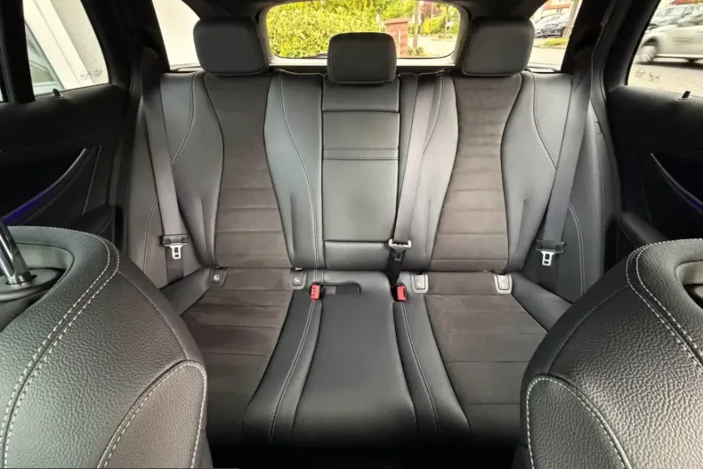 Mercedes-Benz E 400 (Clasa E) din 2021 cu 69.987 km - oferta MER214369 - foto 19