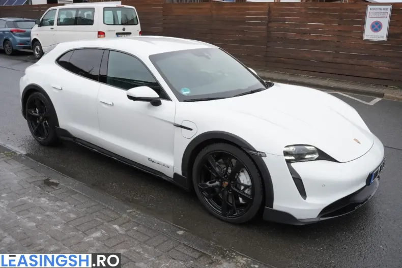 Porsche Taycan din 2021 cu 63.000 km - oferta POR214370 - foto 9
