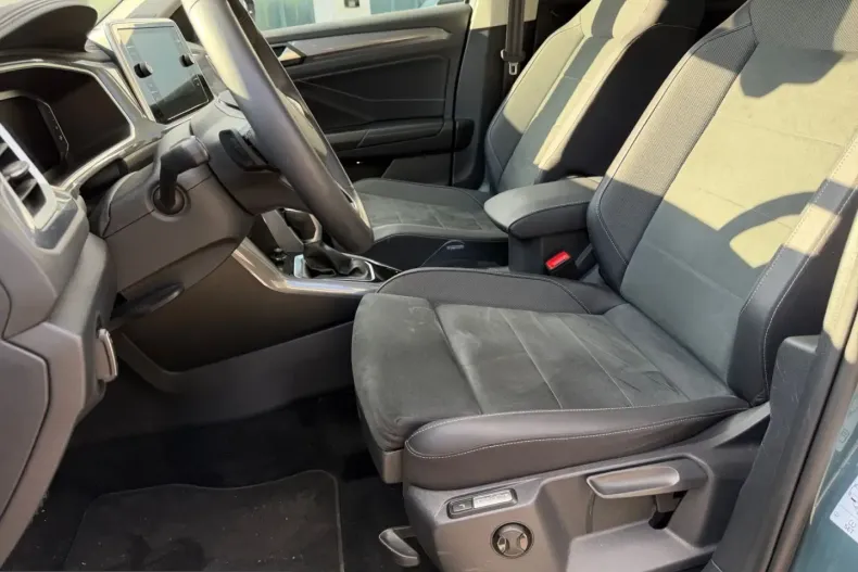 Volkswagen T-Roc din 2024 cu 22.400 km - oferta VOL214373 - foto 7