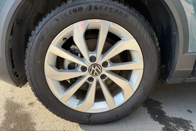 Volkswagen T-Roc din 2024 cu 22.400 km - oferta VOL214373 - foto 15