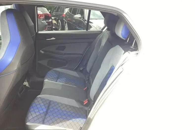 Volkswagen Golf din 2024 cu 19.250 km - oferta VOL214374 - foto 11