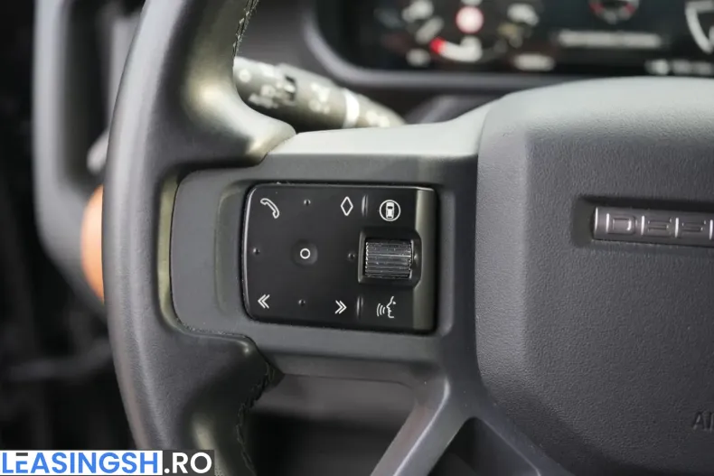 Land Rover Defender din 2024 cu 48.490 km - oferta LAN214376 - foto 22