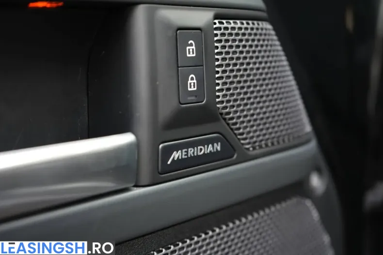 Land Rover Defender din 2024 cu 48.490 km - oferta LAN214376 - foto 30