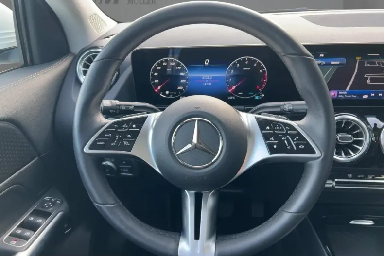 Mercedes-Benz GLA 250 (Clasa GLA) din 2024 cu 14.736 km - oferta MER214379 - foto 8