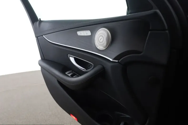 Mercedes-Benz E 300 (Clasa E) din 2022 cu 102.200 km - oferta MER214388 - foto 14
