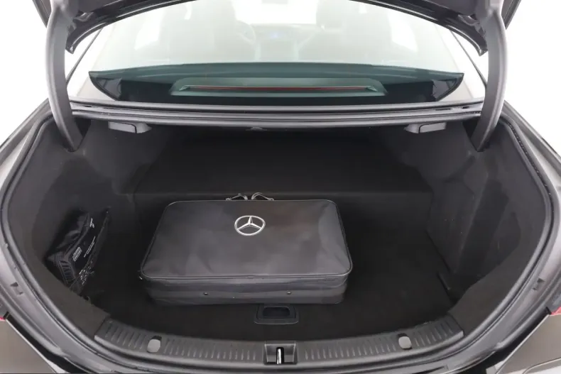 Mercedes-Benz E 300 (Clasa E) din 2022 cu 102.200 km - oferta MER214388 - foto 16