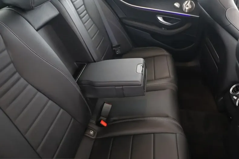 Mercedes-Benz E 300 (Clasa E) din 2022 cu 102.200 km - oferta MER214388 - foto 22