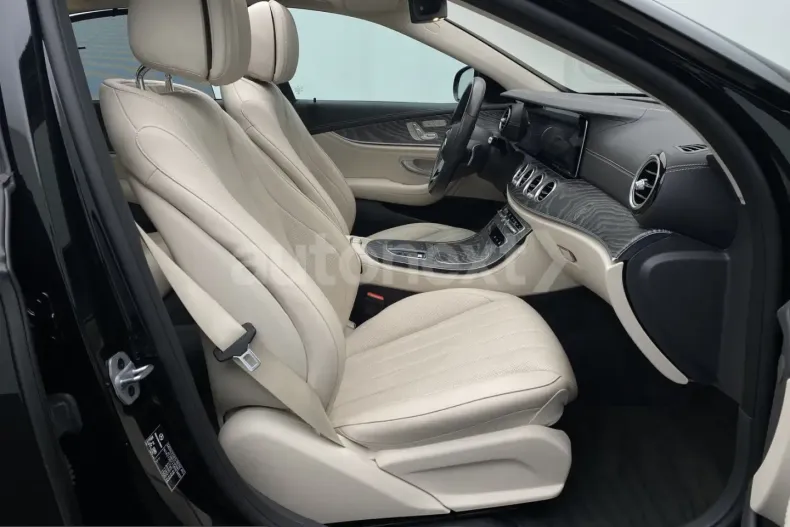 Mercedes-Benz E 300 (Clasa E) din 2021 cu 115.050 km - oferta MER214389 - foto 13