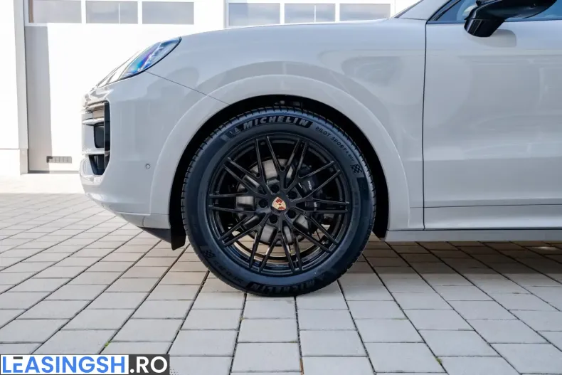 Porsche Cayenne din 2026 cu 25 km - oferta POR214391 - foto 10