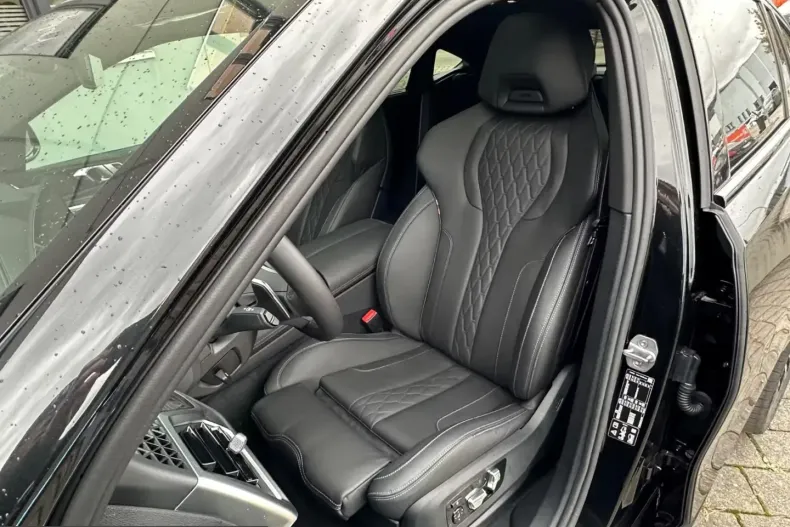 BMW X6 (Seria X) din 2025 cu 4.037 km - oferta BMW214397 - foto 12