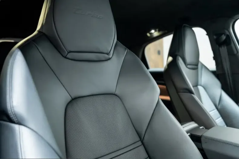 Porsche Cayenne din 2025 cu 10.493 km - oferta POR214412 - foto 12