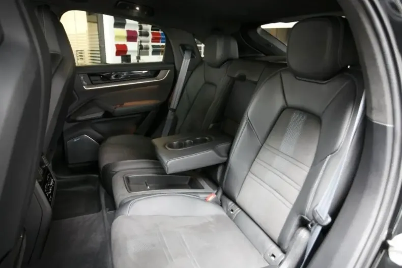 Porsche Cayenne din 2025 cu 20.500 km - oferta POR214416 - foto 6