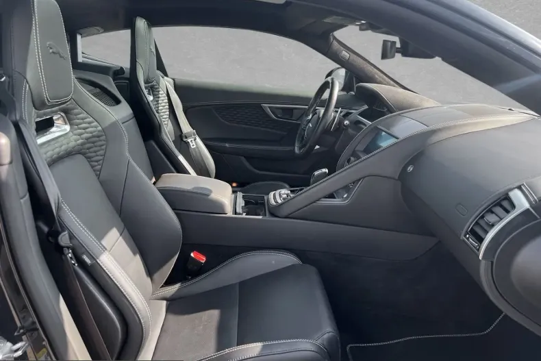 Jaguar F-Type din 2023 cu 43.437 km - oferta JAG214419 - foto 3