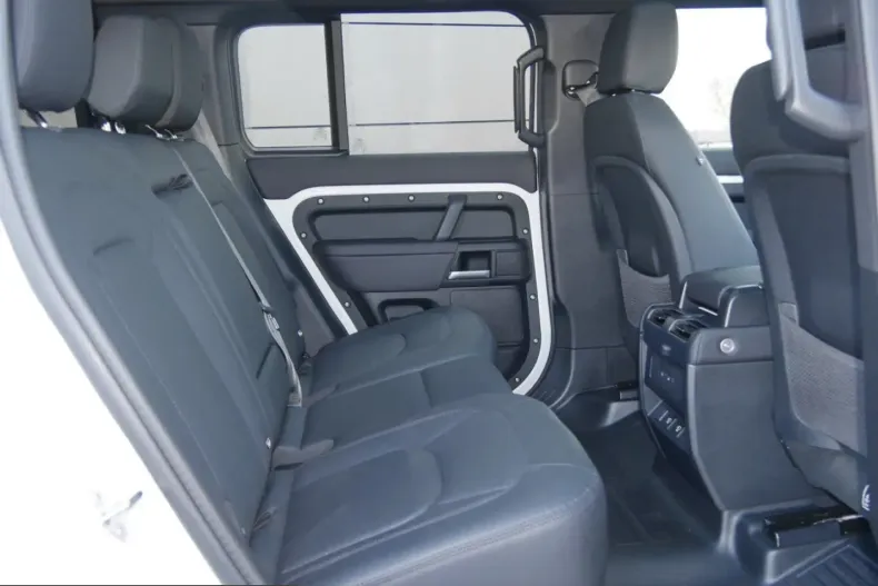 Land Rover Defender din 2024 cu 26.034 km - oferta LAN214424 - foto 5