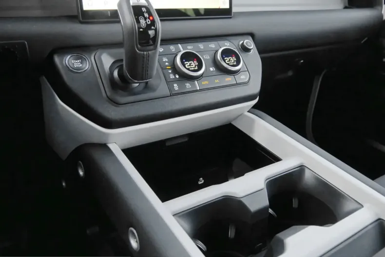 Land Rover Defender din 2024 cu 26.034 km - oferta LAN214424 - foto 13