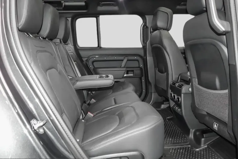 Land Rover Defender din 2024 cu 11.250 km - oferta LAN214426 - foto 5