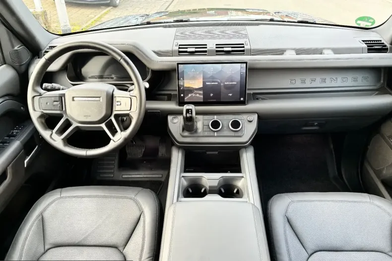 Land Rover Defender din 2024 cu 8.450 km - oferta LAN214427 - foto 19