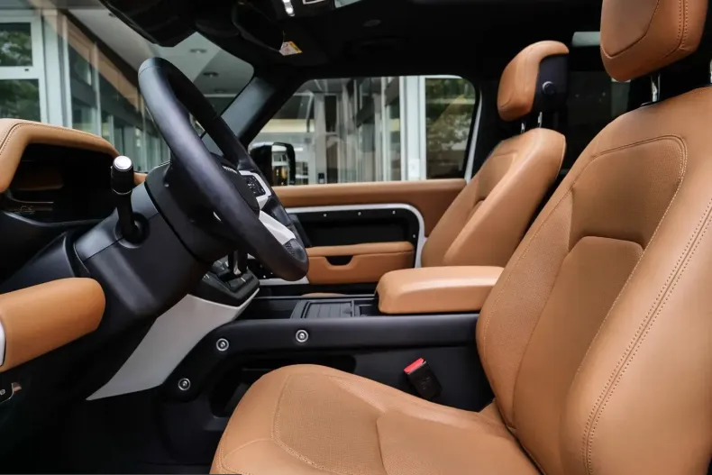 Land Rover Defender din 2024 cu 17.490 km - oferta LAN214428 - foto 3