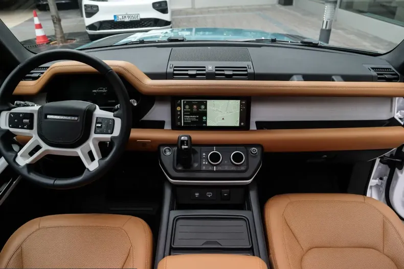 Land Rover Defender din 2024 cu 17.490 km - oferta LAN214428 - foto 11