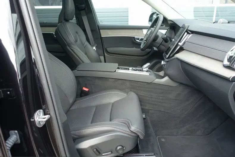 Volvo XC90 din 2025 cu 10.500 km - oferta VOL214430 - foto 10