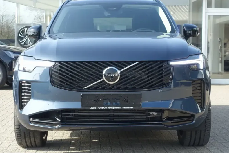 Volvo XC90 din 2025 cu 18.114 km - oferta VOL214431 - foto 3