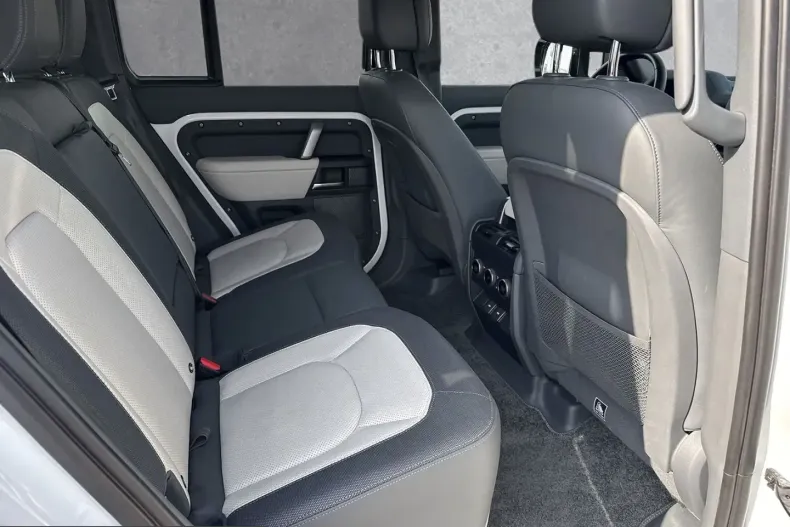 Land Rover Defender din 2024 cu 28.700 km - oferta LAN214437 - foto 5