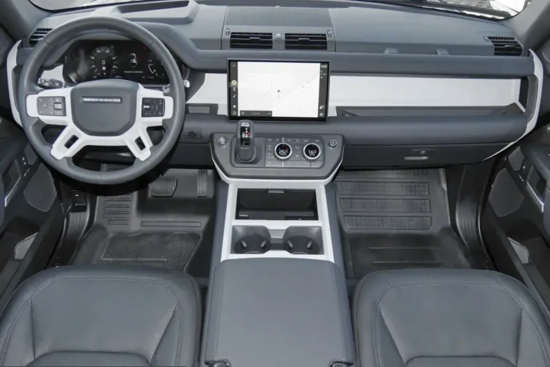 Land Rover Defender din 2024 cu 26.999 km - oferta LAN214438 - foto 4