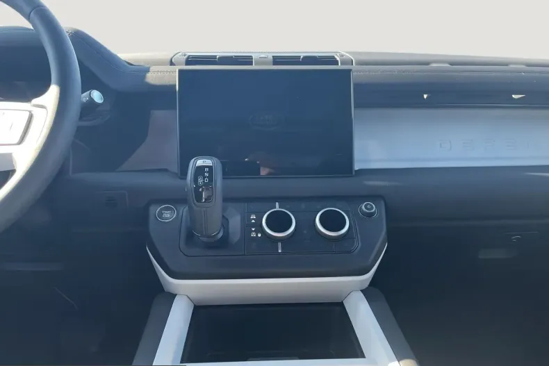 Land Rover Defender din 2025 cu 25.100 km - oferta LAN214439 - foto 13