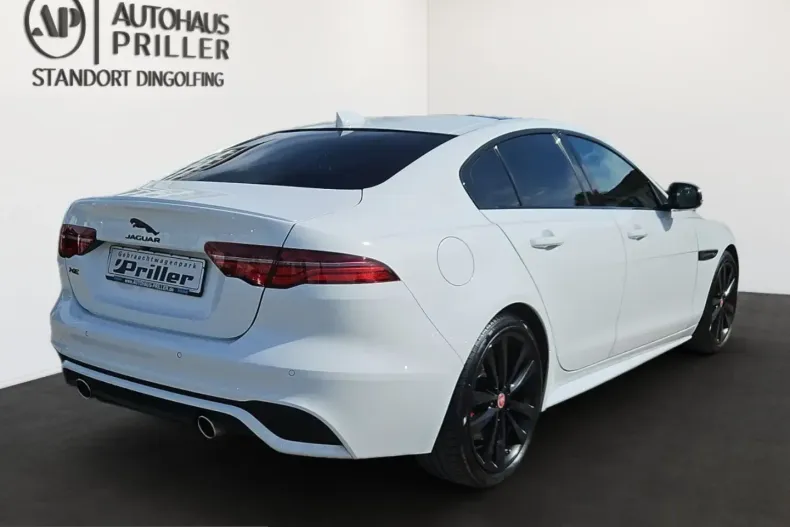 Jaguar XE din 2024 cu 17.250 km - oferta JAG214441 - foto 3
