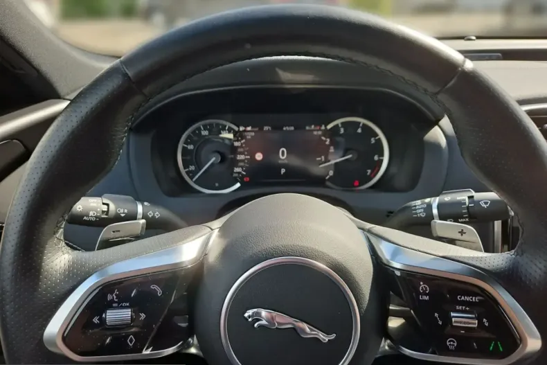 Jaguar XE din 2024 cu 17.250 km - oferta JAG214441 - foto 8
