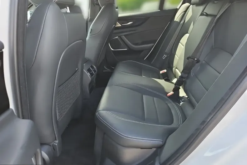 Jaguar XE din 2024 cu 17.250 km - oferta JAG214441 - foto 11