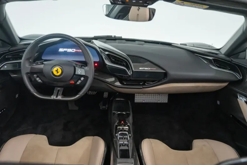 Ferrari SF90 din 2022 cu 2.500 km - oferta FER214452 - foto 7