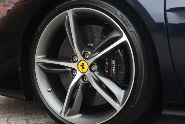 Ferrari 296 GTB din 2024 cu 9.846 km - oferta FER214453 - foto 5