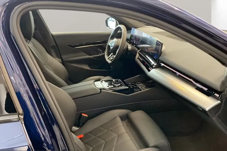 BMW 520 (Seria 5) din 2025 cu 6.338 km - oferta BMW214454 - foto 7