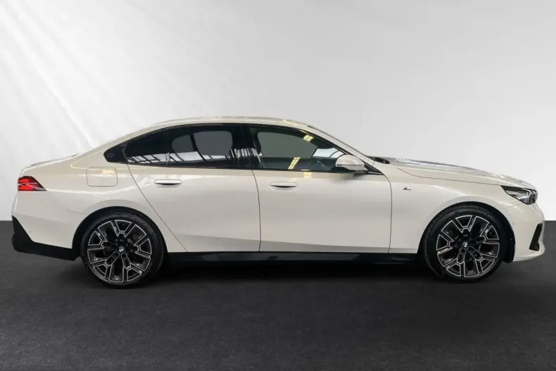 BMW 520 (Seria 5) din 2025 cu 25.701 km - oferta BMW214455 - foto 2