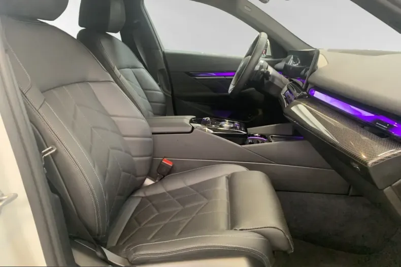 BMW 520 (Seria 5) din 2025 cu 25.701 km - oferta BMW214455 - foto 8